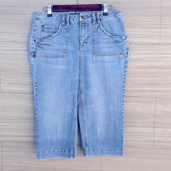 A.n.a Jean Bermuda shorts Size 8 - Picture 1 of 6